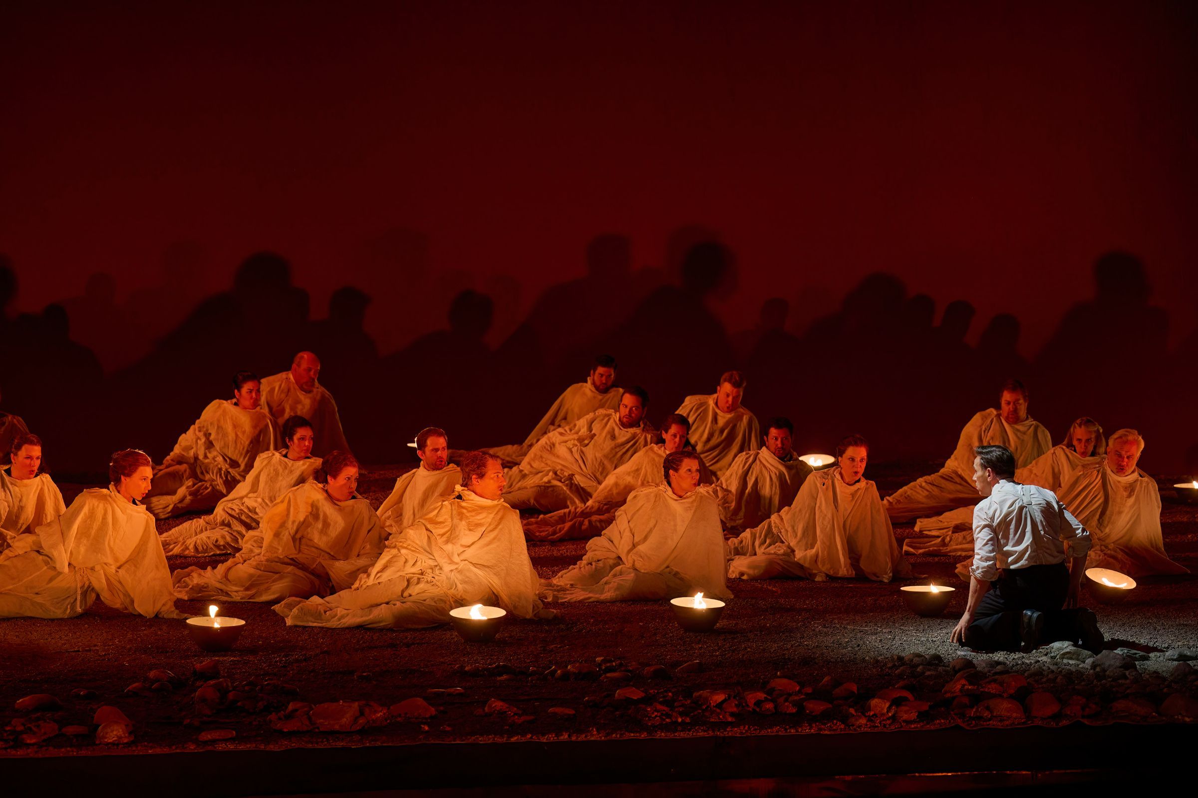 Iestyn Davies (Orfeo) and the Canadian Opera Company Chorus &copy; Michael Cooper