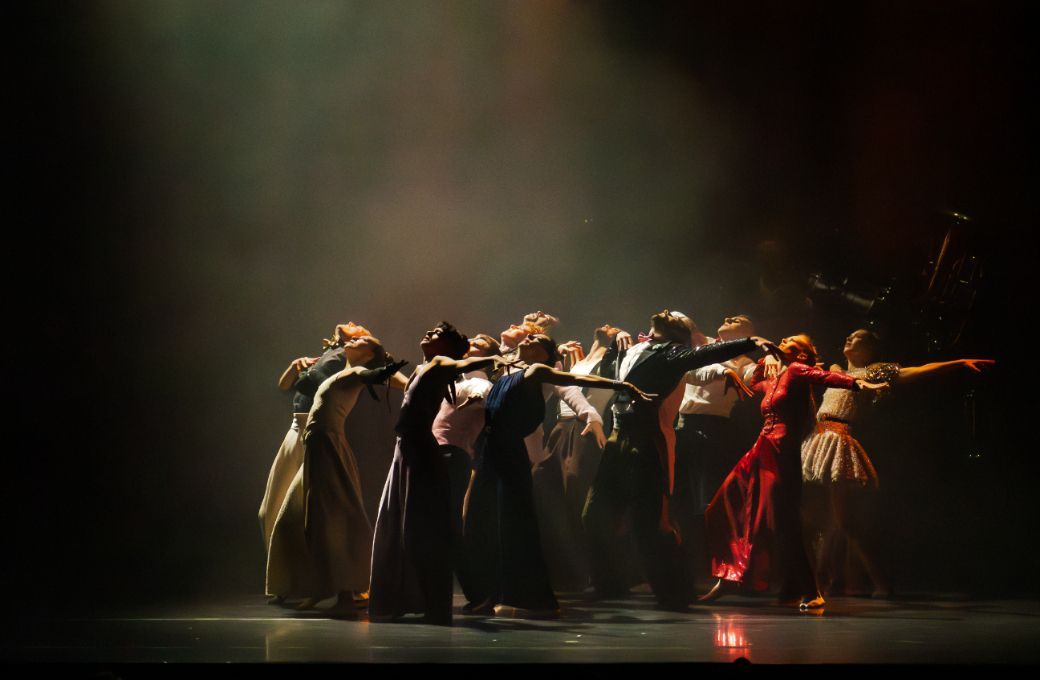 Paris Opera Ballet in Hofesh Shechter's <i>Red Carpet</i> © Steven Pisano