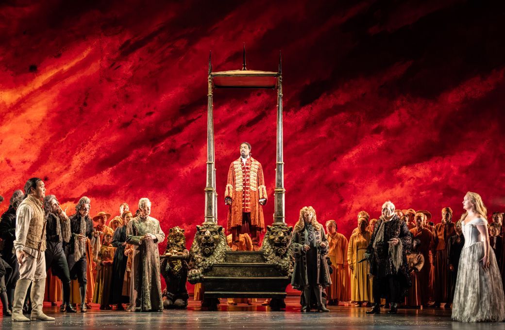 Soloman Howard (Sarastro) in the Act 1 finale &copy; The Royal Opera | Johan Persson