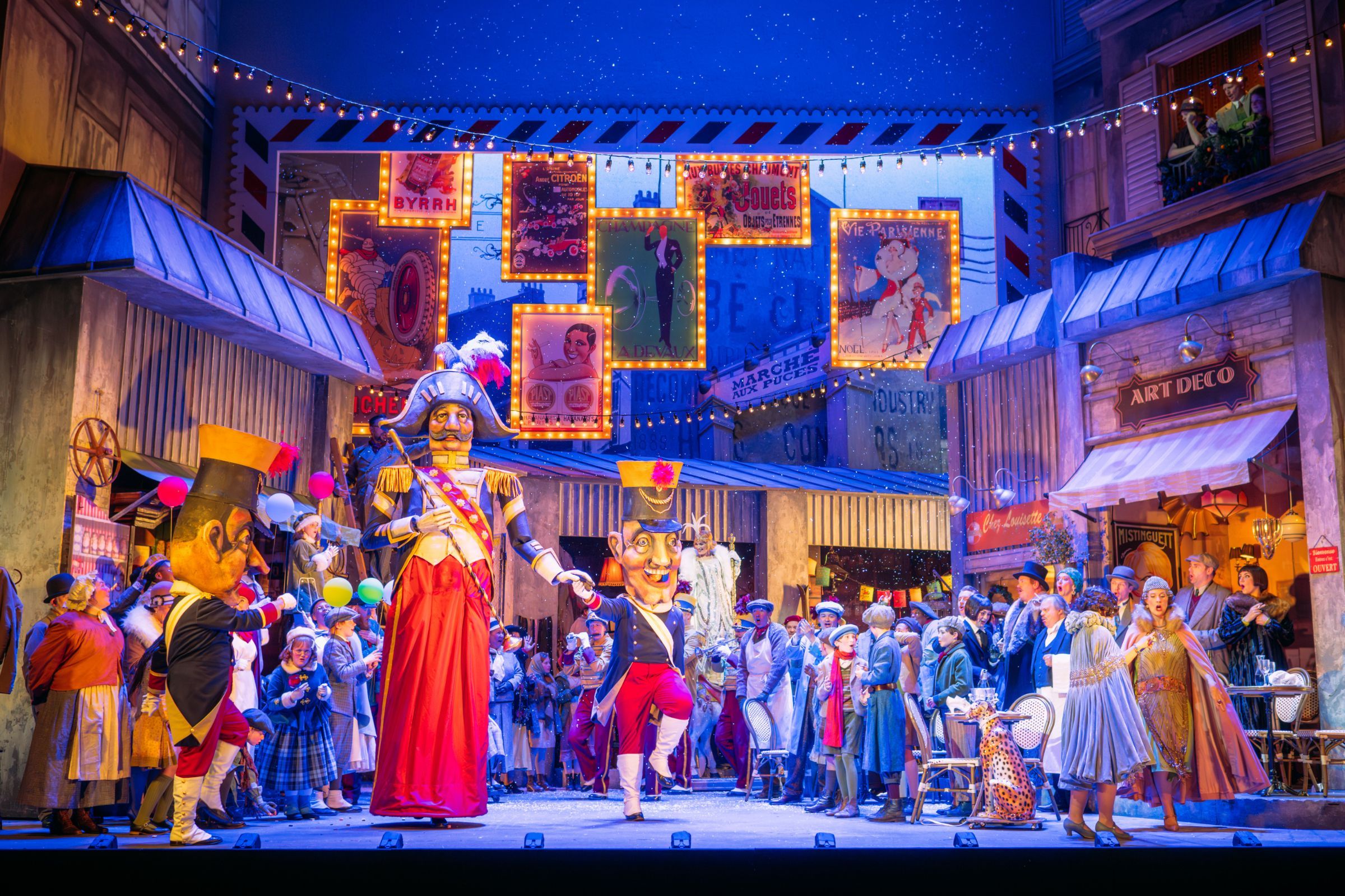 <i>La bohème</i>, Act 2 &copy; Mihaela Bodlovic