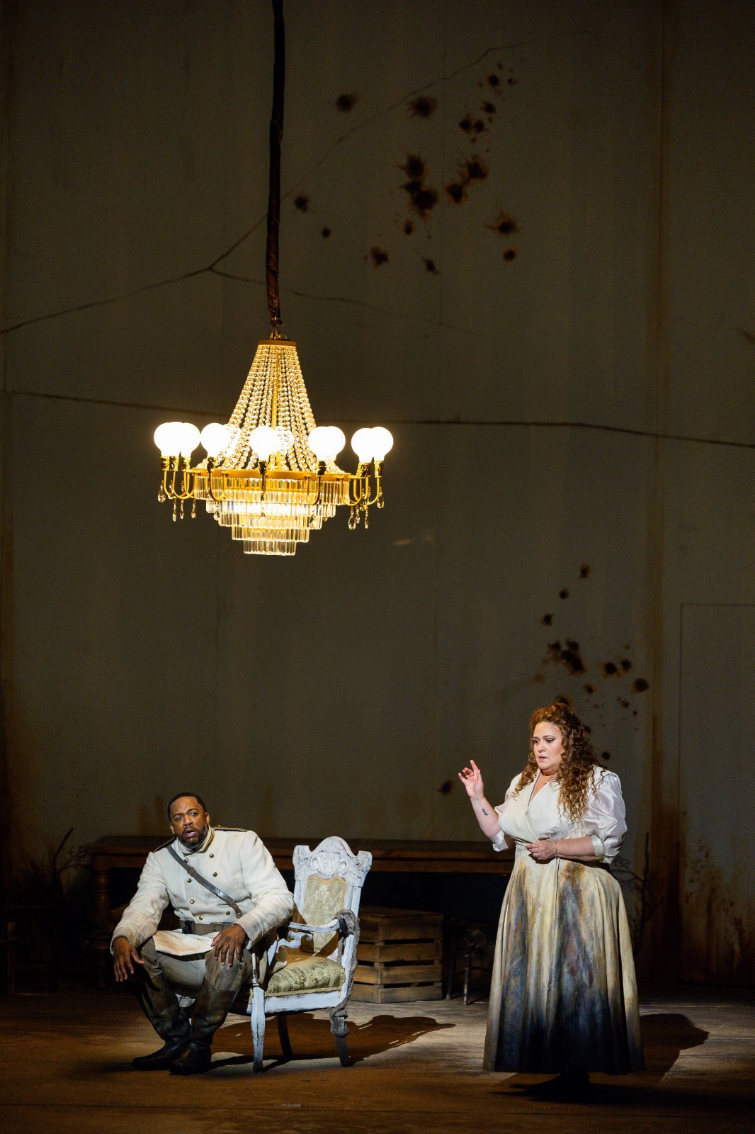Norman Garrett (Macbeth) and Alexandra LoBianco (Lady Macbeth) © Nile Scott Studios