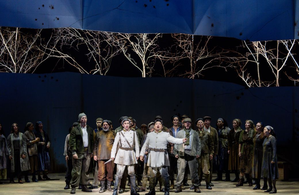 Omar Najmi (Malcolm), David Junghoon Kim (Macduff) and the Boston Lyric Opera Chorus © Nile Scott Studios
