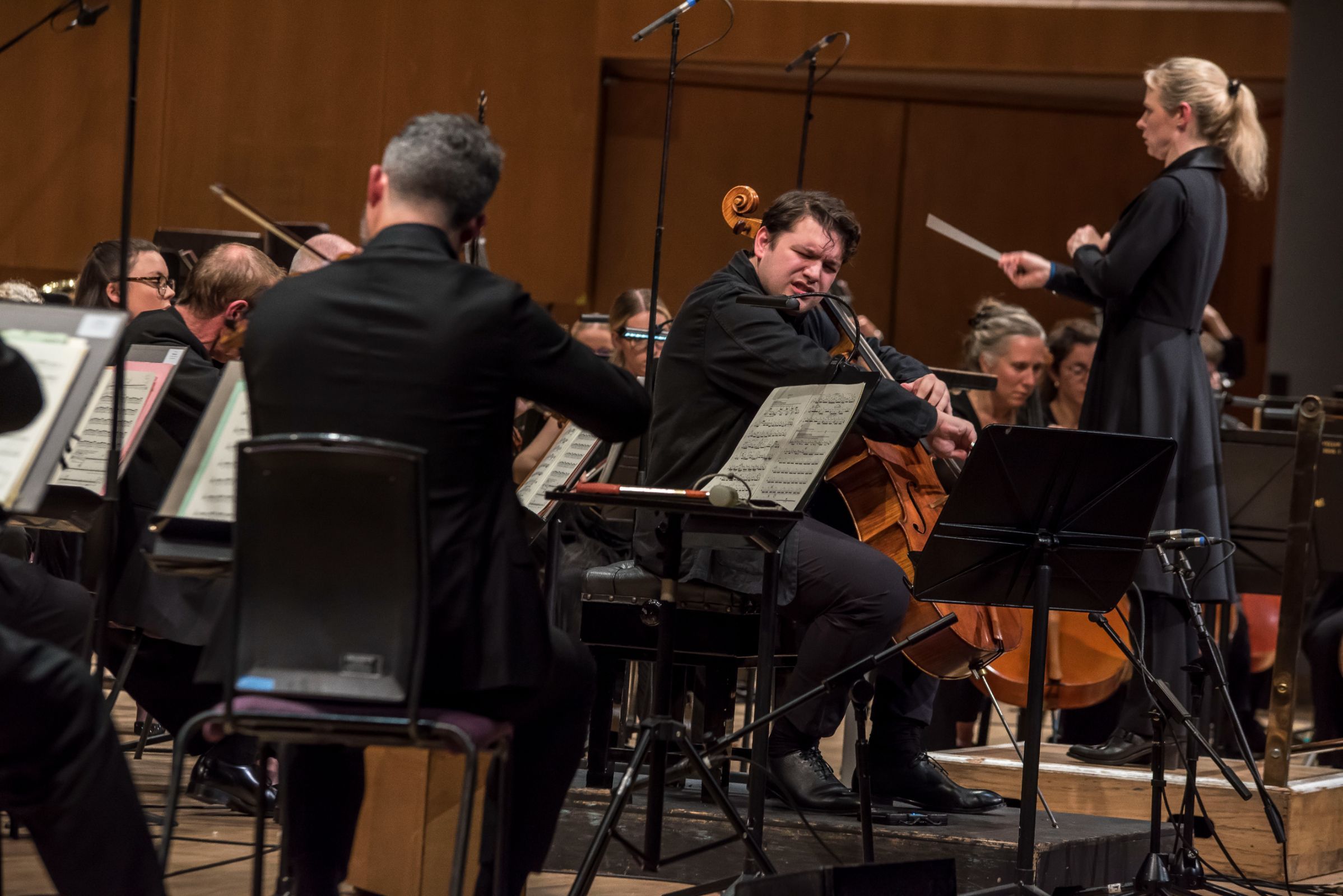 Gabriel Cabezas, Gemma New and the BBC Philharmonic Orchestra &copy; Chris Payne