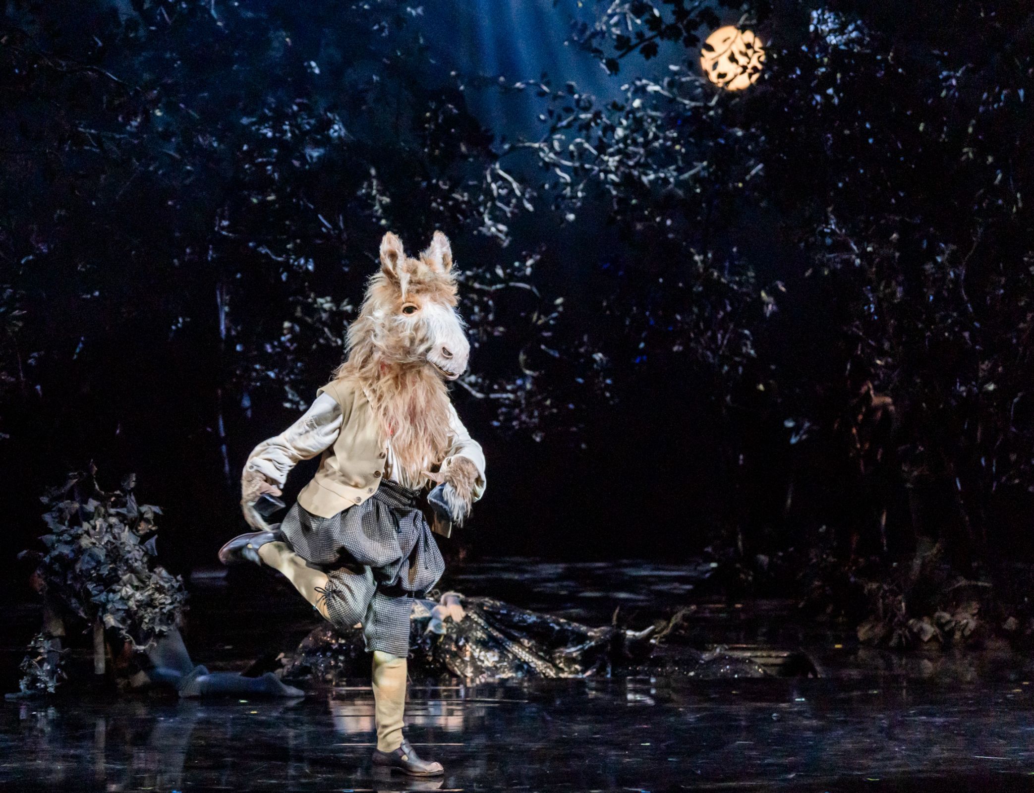 Joshua Bloom (Bottom) &copy; Glyndebourne Productions Ltd | Tristram Kenton