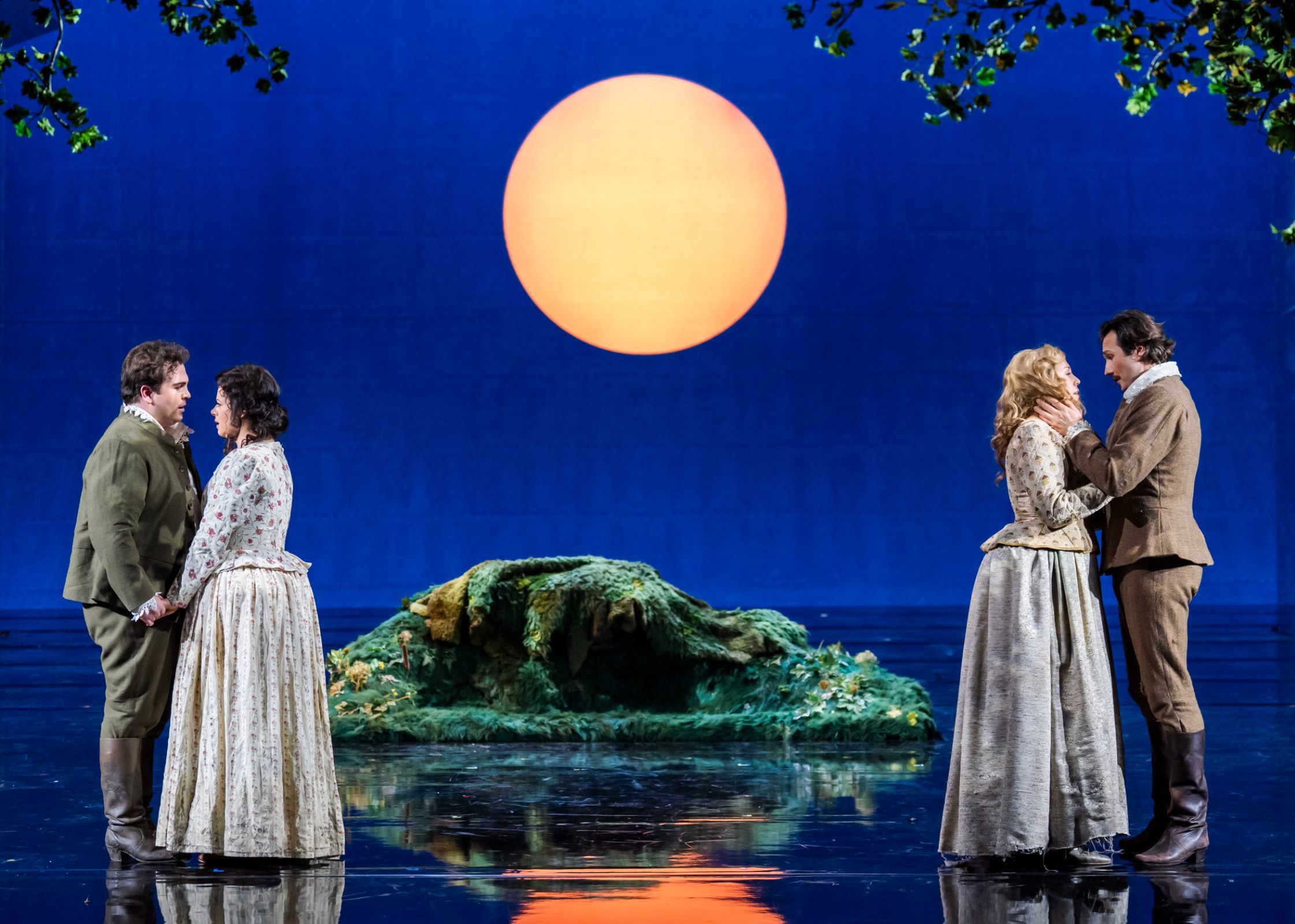 Robert Lewis, Stephanie Wake-Edwards, Alexandra Lowe and Samuel Dale Johnson &copy; Glyndebourne Productions Ltd | Tristram Kenton