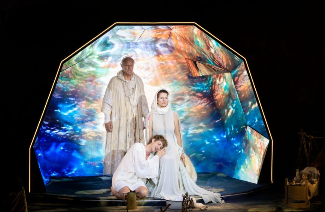 Albert Dohmen (Gurnemanz), Christopher Sokolowski (Parsifal) and Dshamilja Kaiser (Kundry) © OBV | Annemie Augustijns