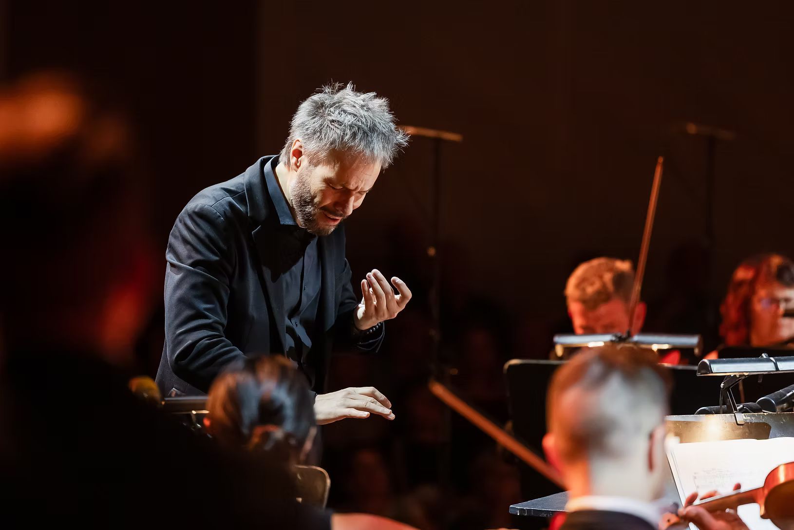 Josep Vicent conducts ADDA Simfònica © Darja Štravs Tisu