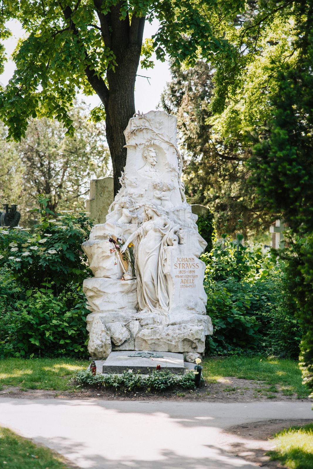 Grave of Johann Strauss II, Zentralfriedhof © WienTourismus | Paul Bauer