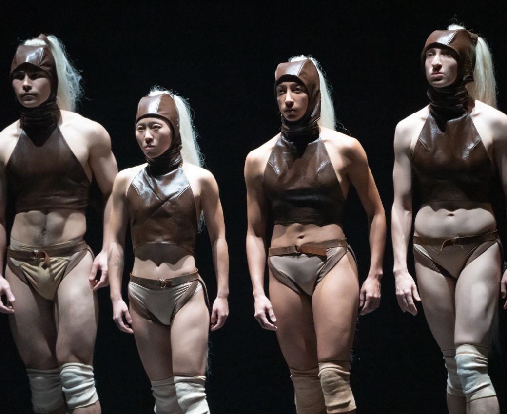 Limón Dance Company in Diego Vega Solorza's <i>Jamelgos</i> © Steven Pisano