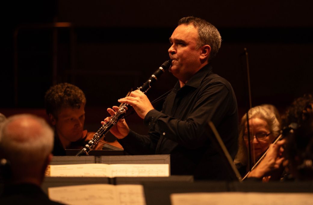 Jörg Widmann and the City of Birmingham Symphony Orchestra © Jonathan Ferro