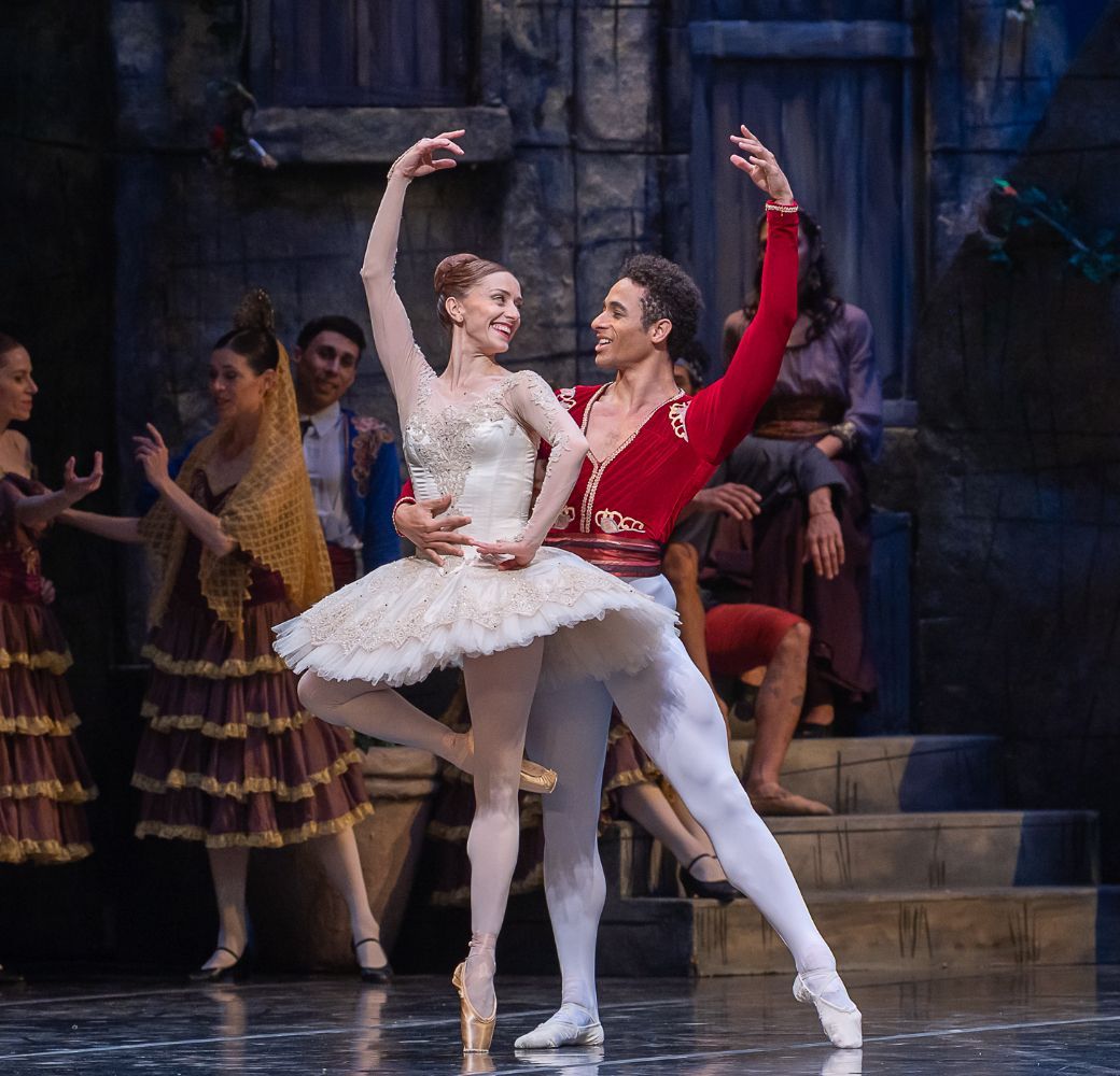 Marianela Núñez and Patricio Revé in <i>Don Quixote</i> with Ballet Teatro Colón © Carlos Villamayor