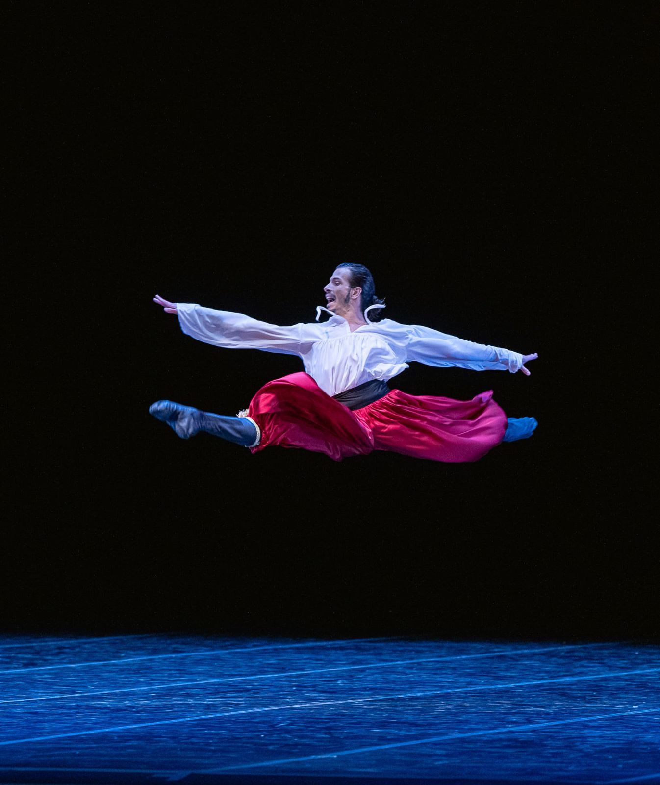 Ciro Tamayo in the <i>Gopak, Taras Bulba</i> for the 100th Anniversary Gala © Ballet Teatro Colon
