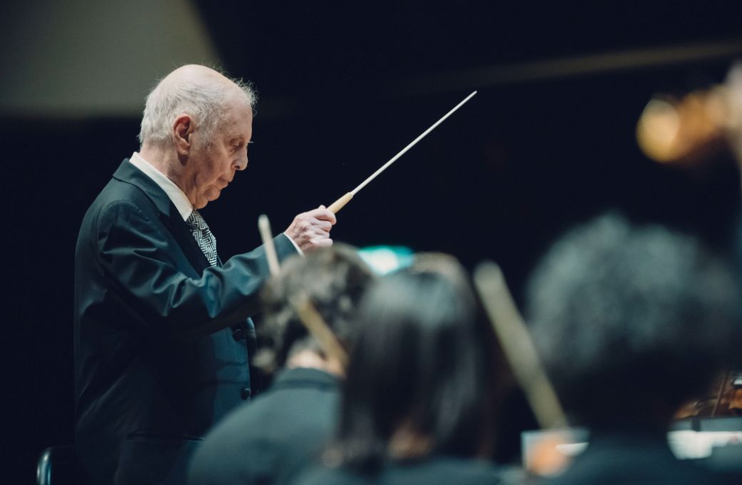 Daniel Barenboim dirige l'Orchestre de Paris © Denis Allard