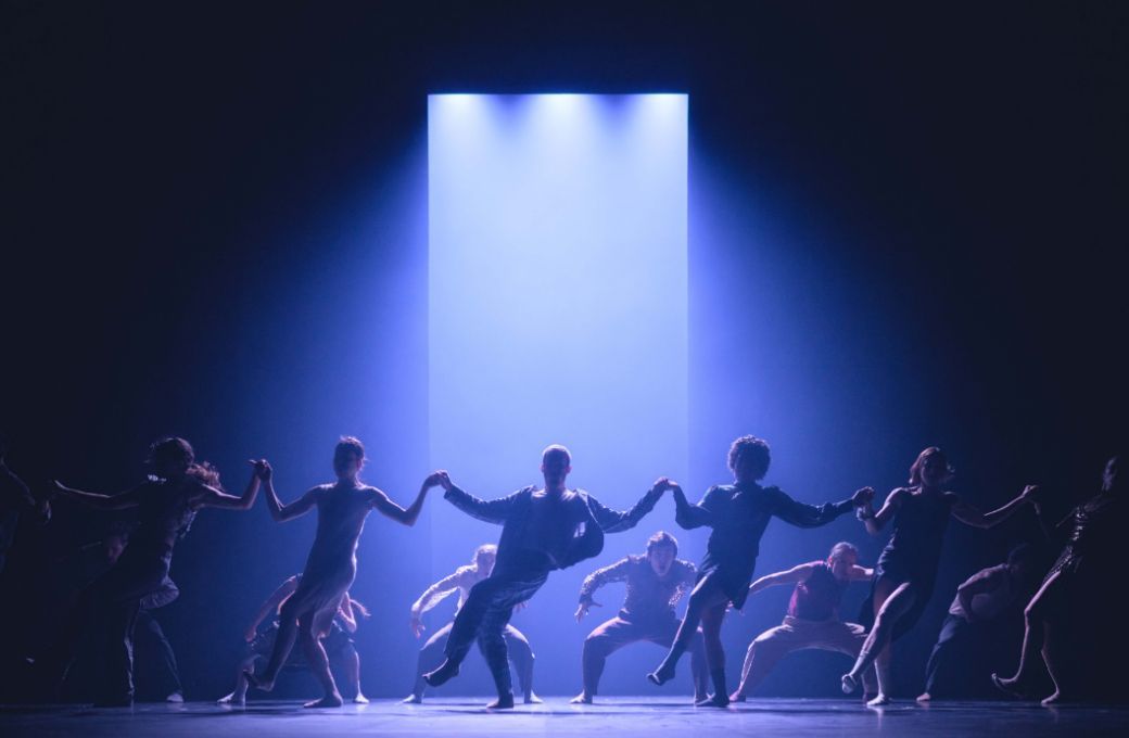 Hofesh Shechter Company in <i>Theatre of Dreams</i> &copy; Tom Visser