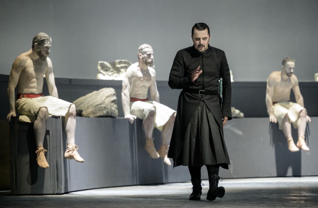Jiř&iacute; Br&uuml;ckler (Midak) and National Theatre Opera Ballet &copy; Petr Neubert