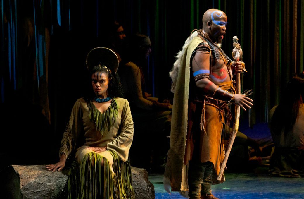 Axelle Saint-Cirel (Watana) and Kamohelo Tsotetsi (Wapanacki) © Pádraig Grant
