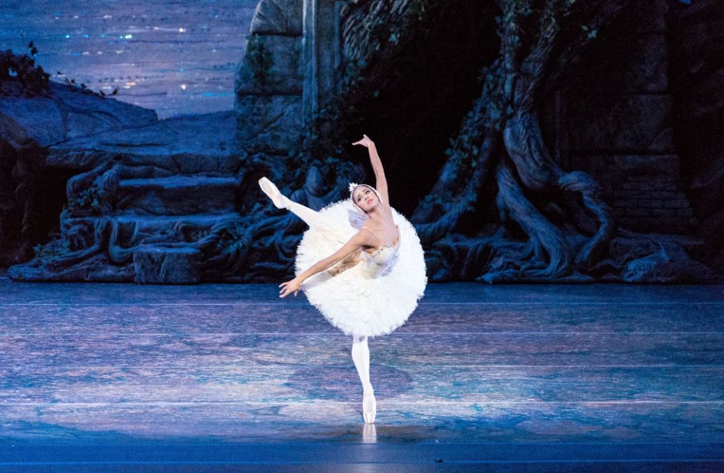 Misty Copeland in <i>Swan Lake</i> © Queensland Performing Arts Centre/Darren Thomas, courtesy of American Ballet Theatre