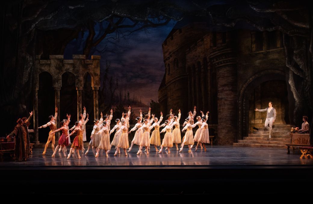 Kansas City Ballet in Devon Carney's <i>Swan Lake</i> © Brett Pruitt & East Market Studios