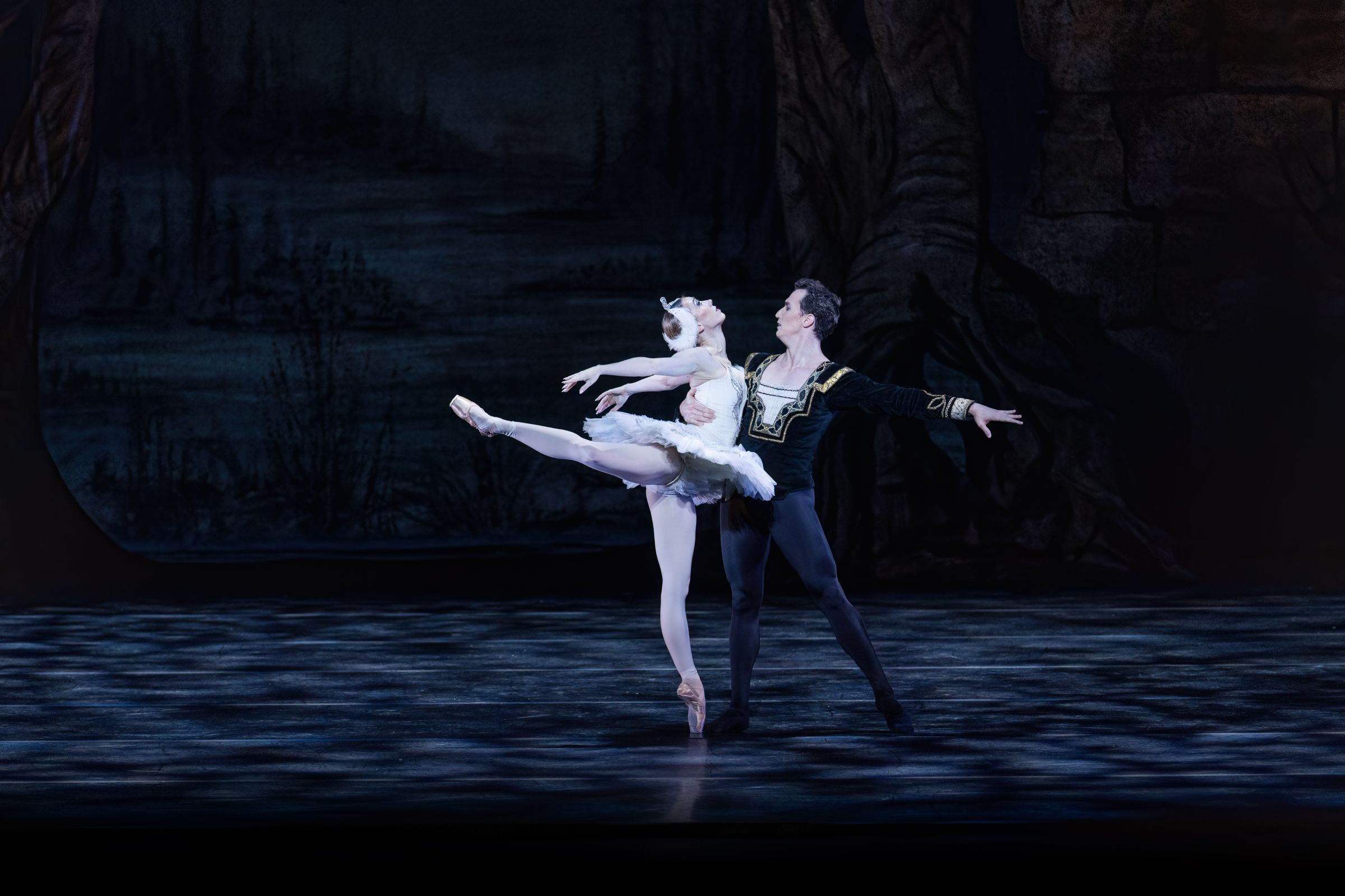 Kaleena Burks as Odette and Andrew Vecseri as Prince Siegfried in <i>Swan Lake</i> © Brett Pruitt & East Market Studios