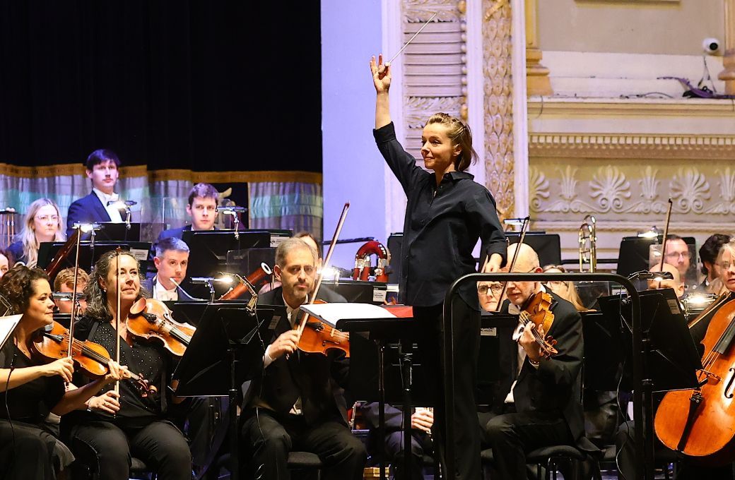 Anna Rakitina conducts the National Symphony Orchestra © Joanne Taffe (Cork concert)