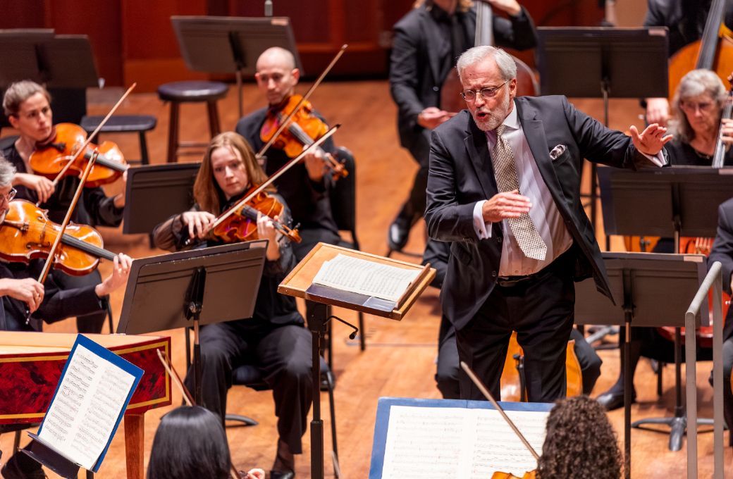 Ivars Taurins conducts the Seattle Symphony © James Holt | The Seattle Symphony