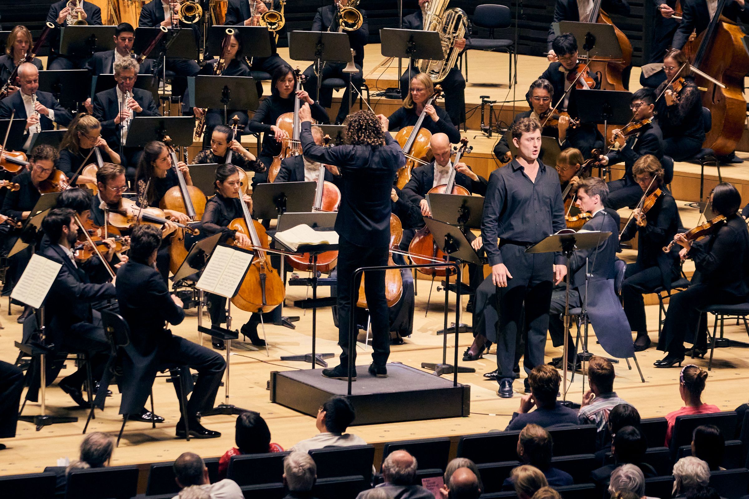 Robin Ticciati und William Thomas mit dem BRSO &copy; BR | Severin Vogel
