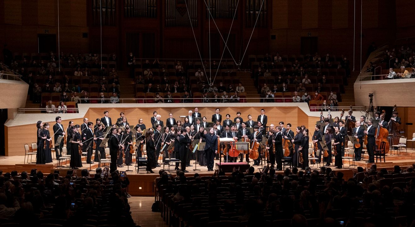 Tokyo Metropolitan Symphony Orchestra and Kazushi Ono, Artistic Advisor &copy; Rikimaru Hotta