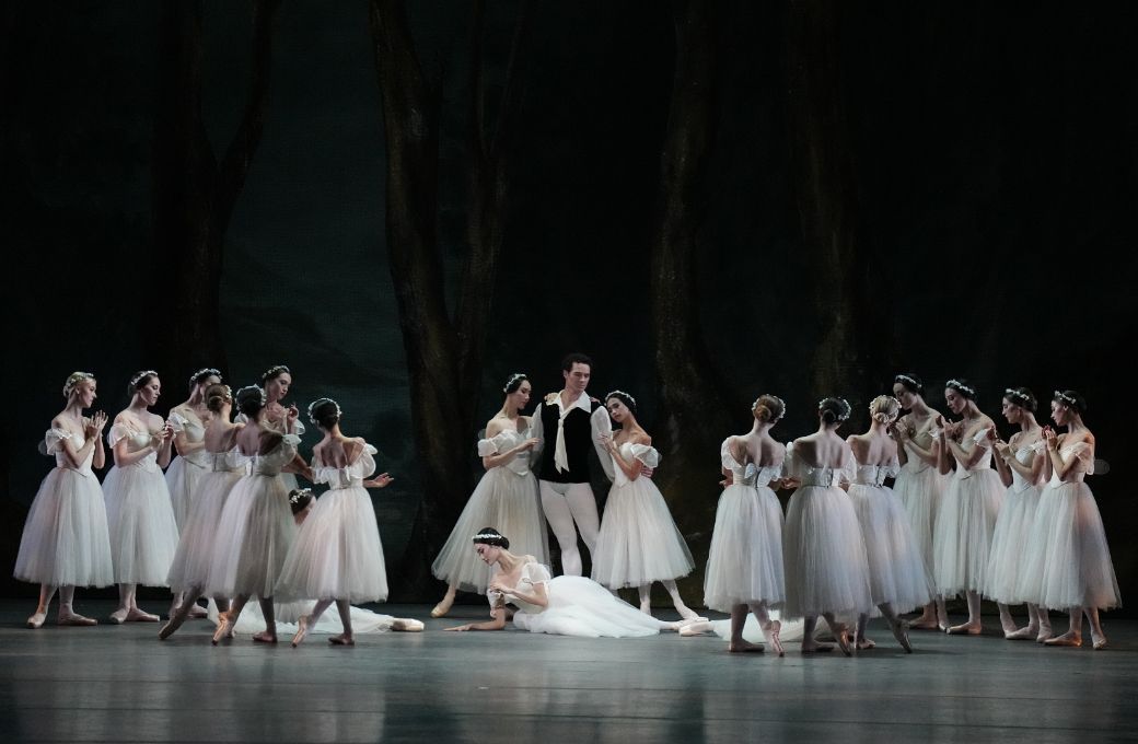 American Ballet Theatre in Mikhail Fokine's <i>Les Sylphides</i> © Steven Pisano