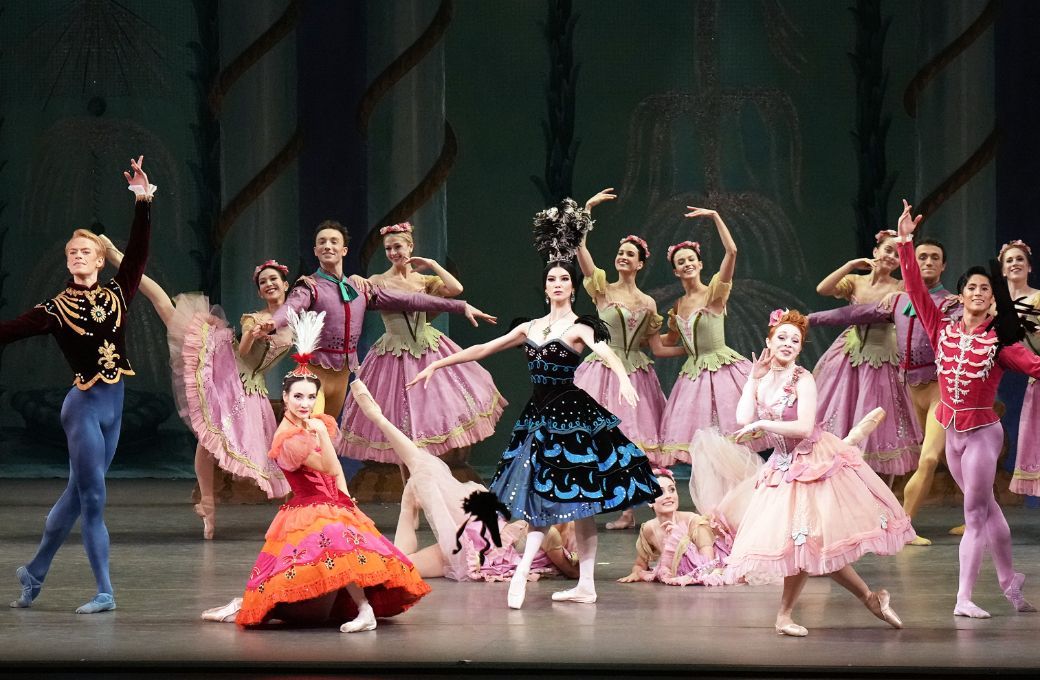 Christine Shevchenko, Chloe Misseldine and Zimmi Coker in Antony Tudor's <i>Gala Performance</i> &copy; Steven Pisano