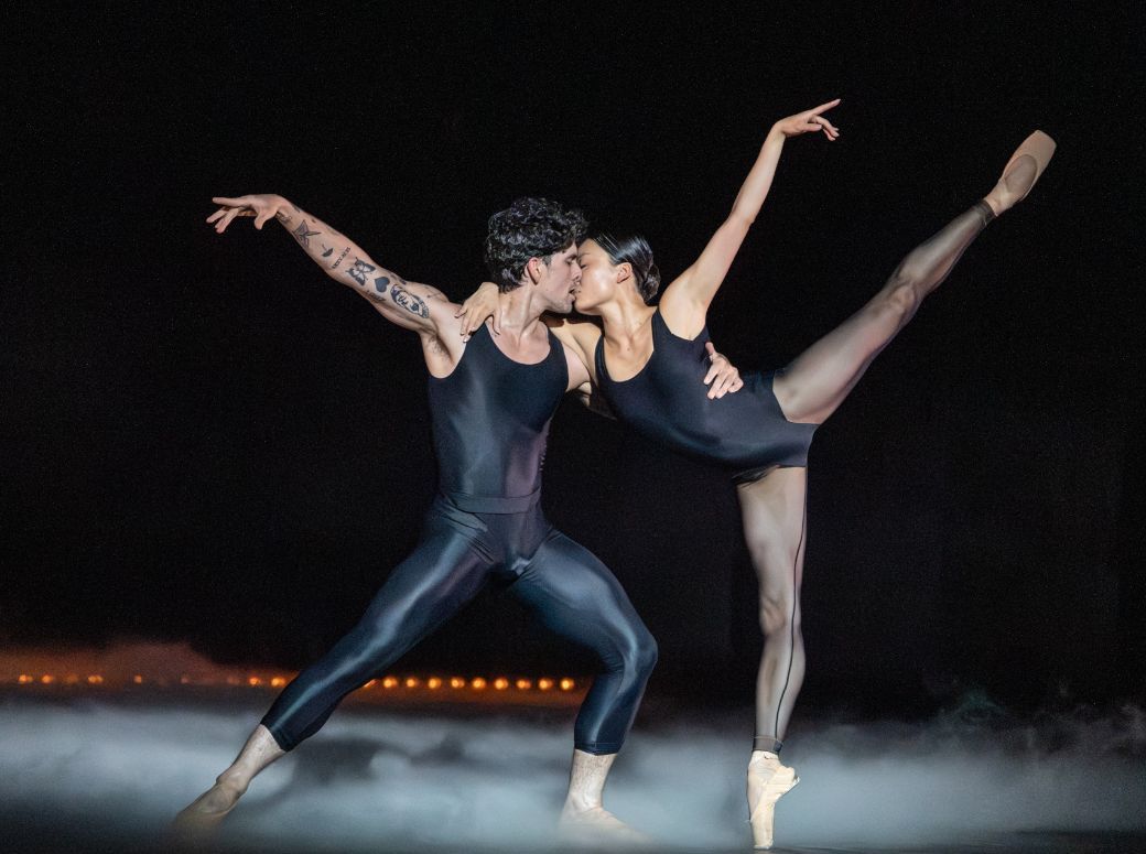 Yaoqian Shang and Javier Rojas in <i>Black Sabbath - The Ballet</i> © Johan Persson