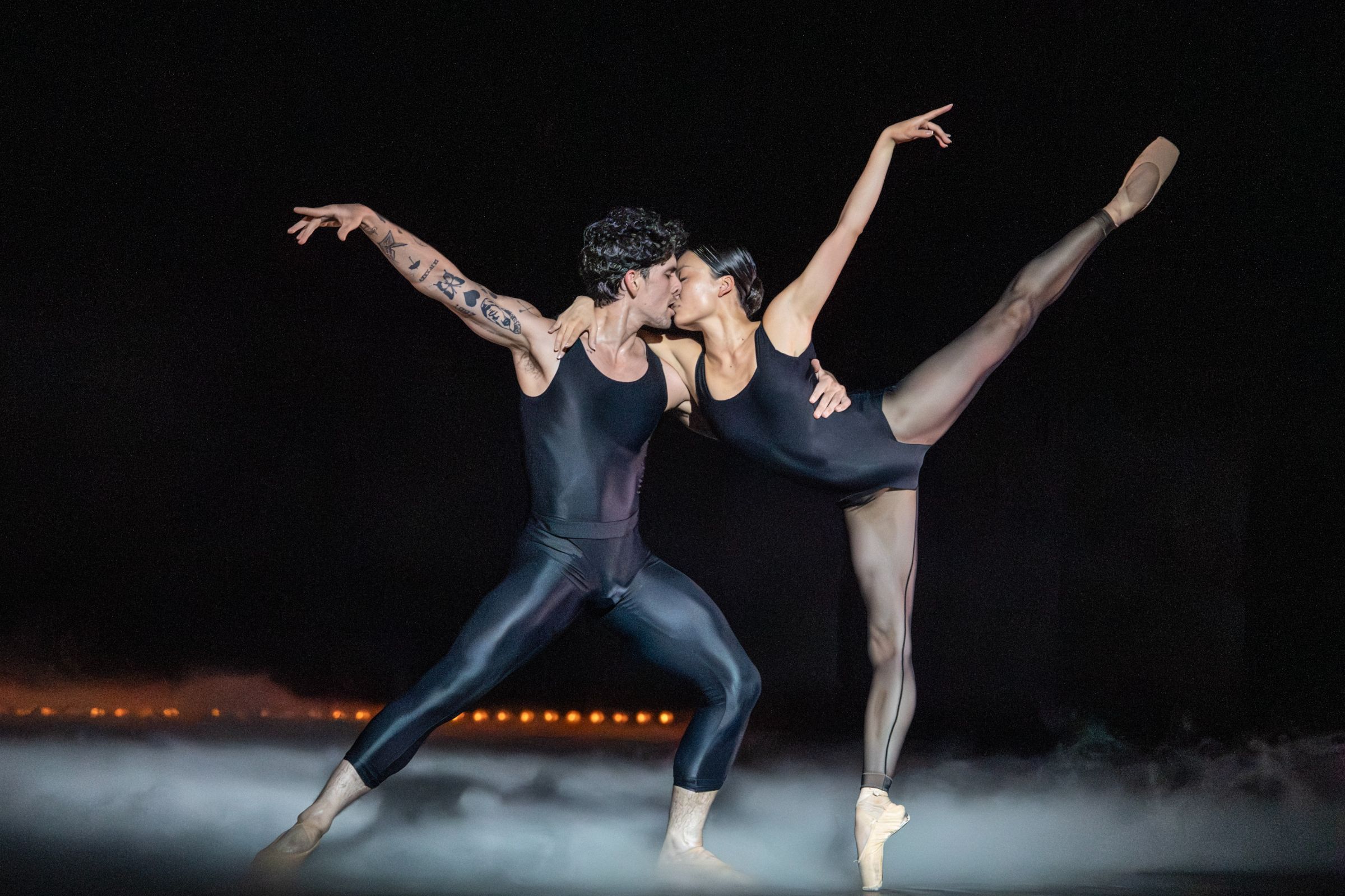 Yaoqian Shang and Javier Rojas in <i>Black Sabbath - The Ballet</i> © Johan Persson