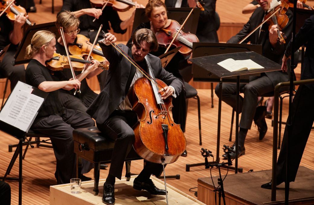 Daniel Müller-Schott and the Sydney Symphony Orchestra © Sydney Symphony Orchestra (2022)