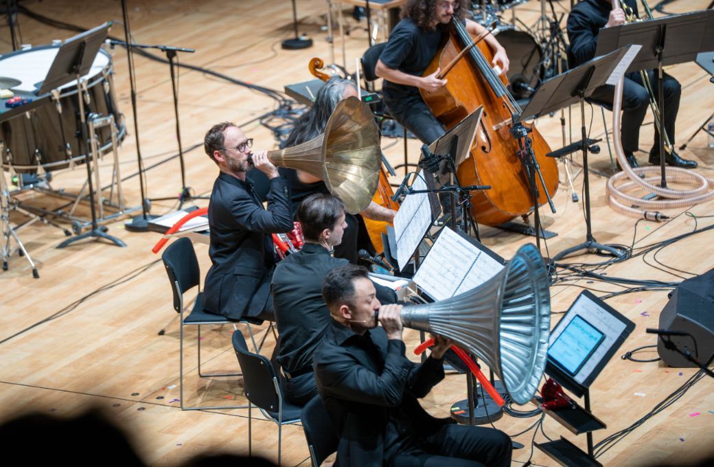 L'Ensemble intercontemporain dans <i>Irrlicht</i> &copy; Anne-Elise Grosbois