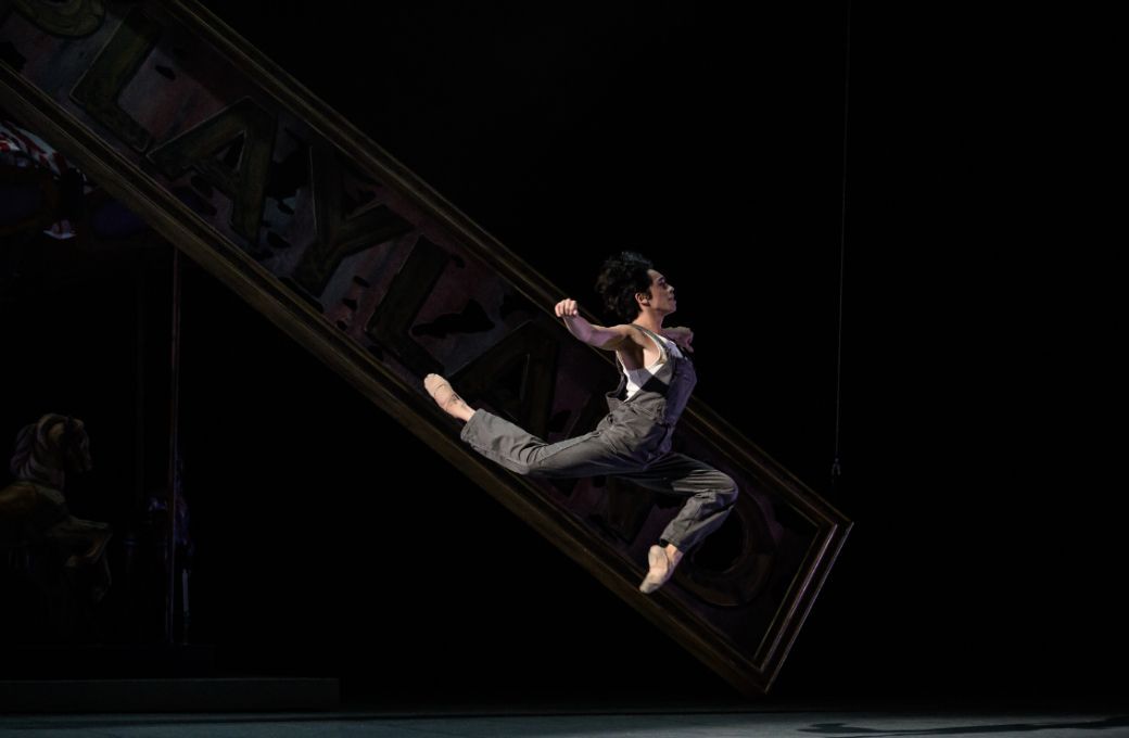 Javier Wong as Louis in John Neumeier's <i>Liliom</i> &copy; Serghei Gherciu