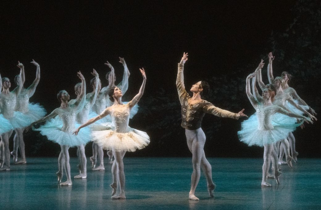 Chloe Misseldine as Nikiya and Joo Won Ahn as Solor in <i>The Kingdom of the Shades</i> © Steven Pisano