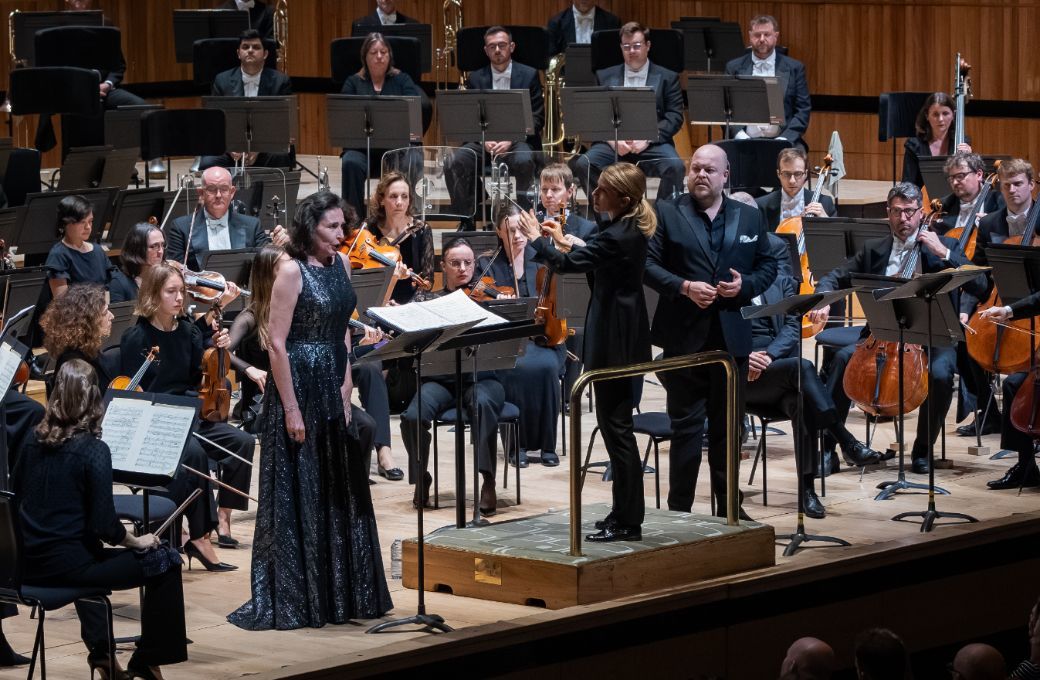 Véronique Gens and Andrew Staples with Karina Canellakis and the LPO © Marc Gascoigne