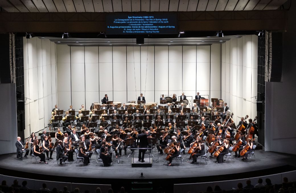 Pablo González al frente de la Orquesta Sinfónica de Tenerife © Miguel Barreto | Auditorio de Tenerife