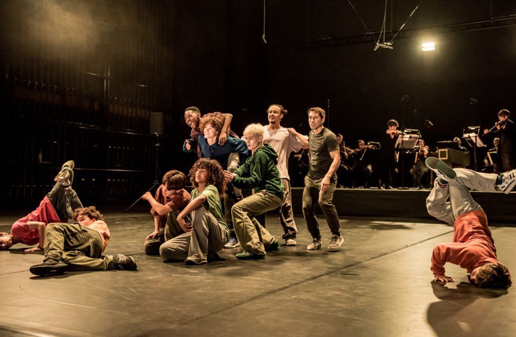 Dancers and the Orchestra of the Age of Enlightenment in rehearsal © Genevieve Girling