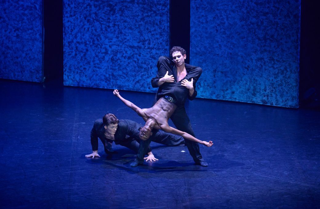 Joburg Ballet in Dane Hurst's <i>Resonance</i> © Lauge Sorensen