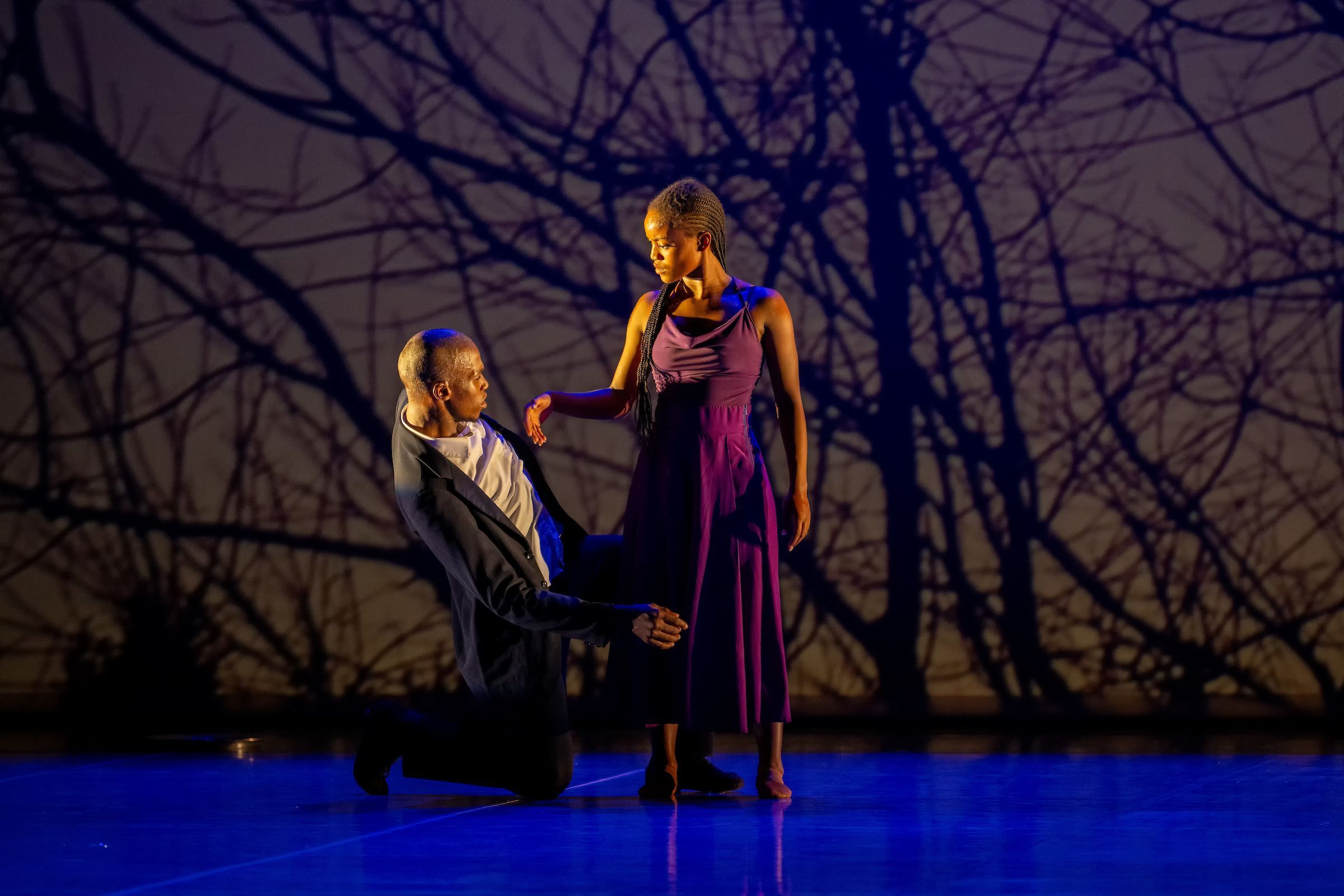 Latoya Mokoena as Salomé and Thando Mgobhozi as King Herod in Dada Masilo's <i>Salomé</i> © Lauge Sorensen