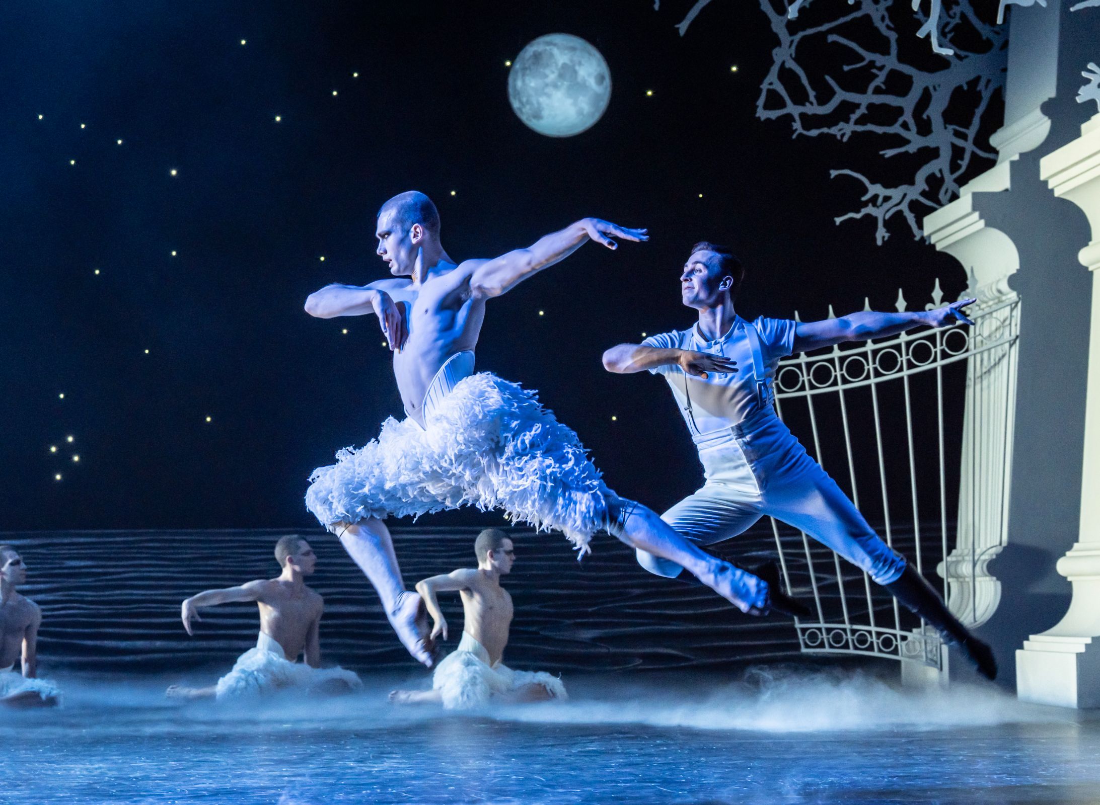 Jackson Fisch as The Swan and Stephen Murray as The Prince in Matthew Bourne's <i>Swan Lake</i> © Johan Persson