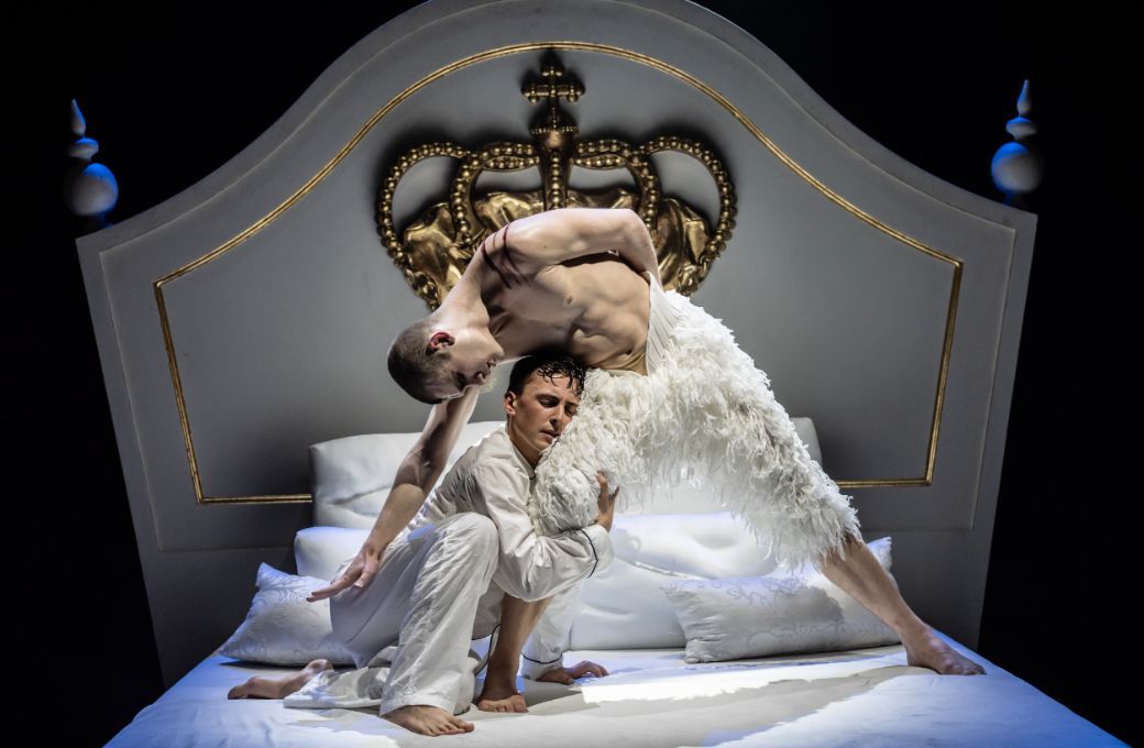 Jackson Fisch as The Swan and Stephen Murray as The Prince in Matthew Bourne's <i>Swan Lake</i> © Johan Persson