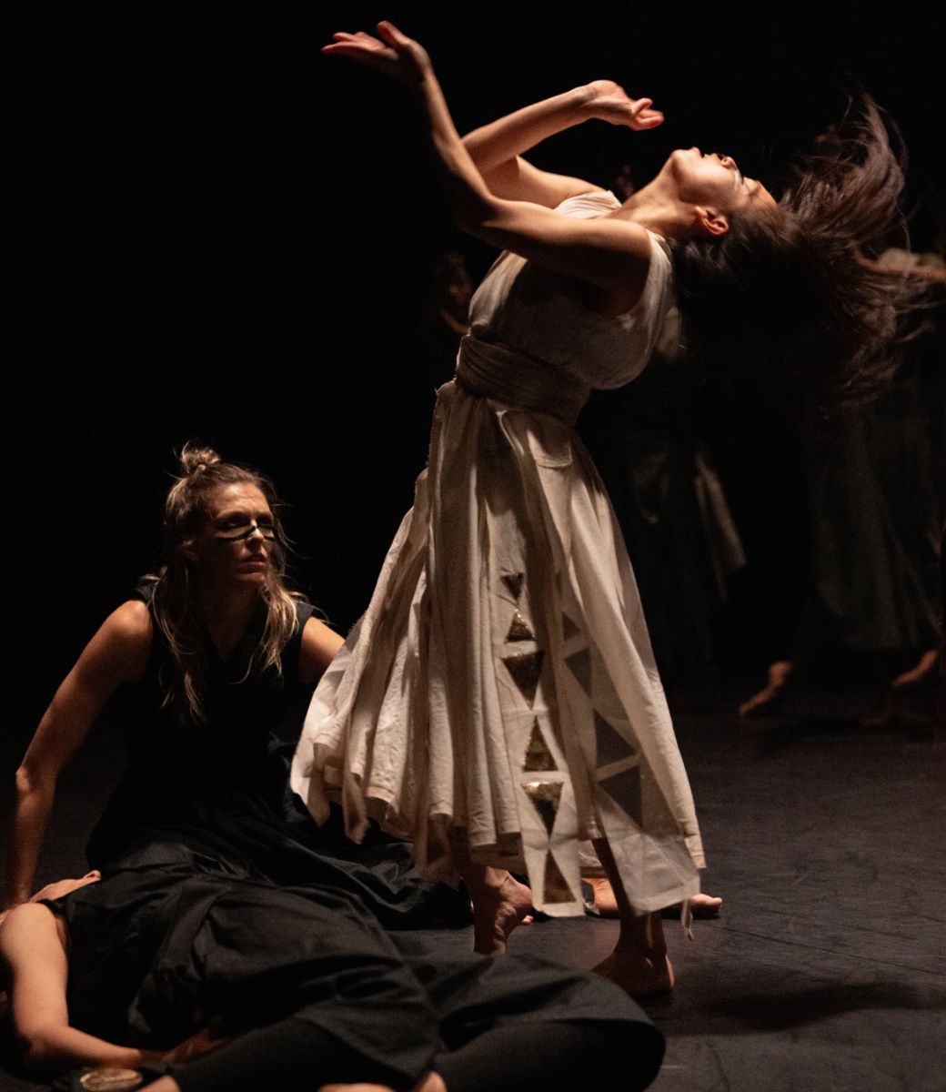 Akram Khan Company in his <i>Thikra: Night of Remembering</i> &copy; Camilla Greenwell