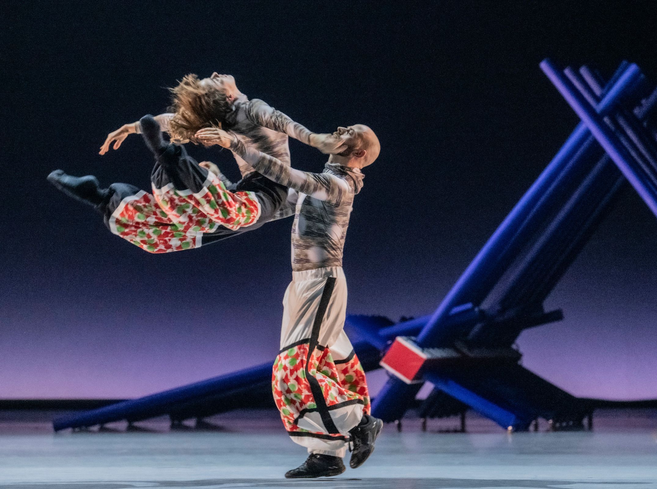 Anaïs Touret and Jim De Block in <i>Láhppon/Lost</i> &copy; Erik Berg