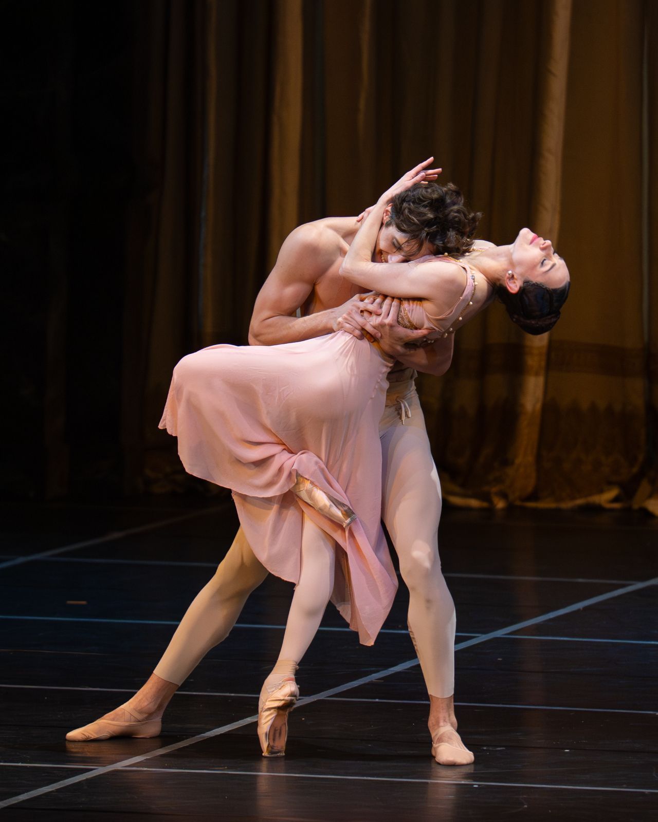 Jan Spunda as Romeo and Anna Ol as Juliet in Rudi van Dantzig's <i>Romeo and Juliet</i> &copy; Dutch National Ballet, Altin Kaftira