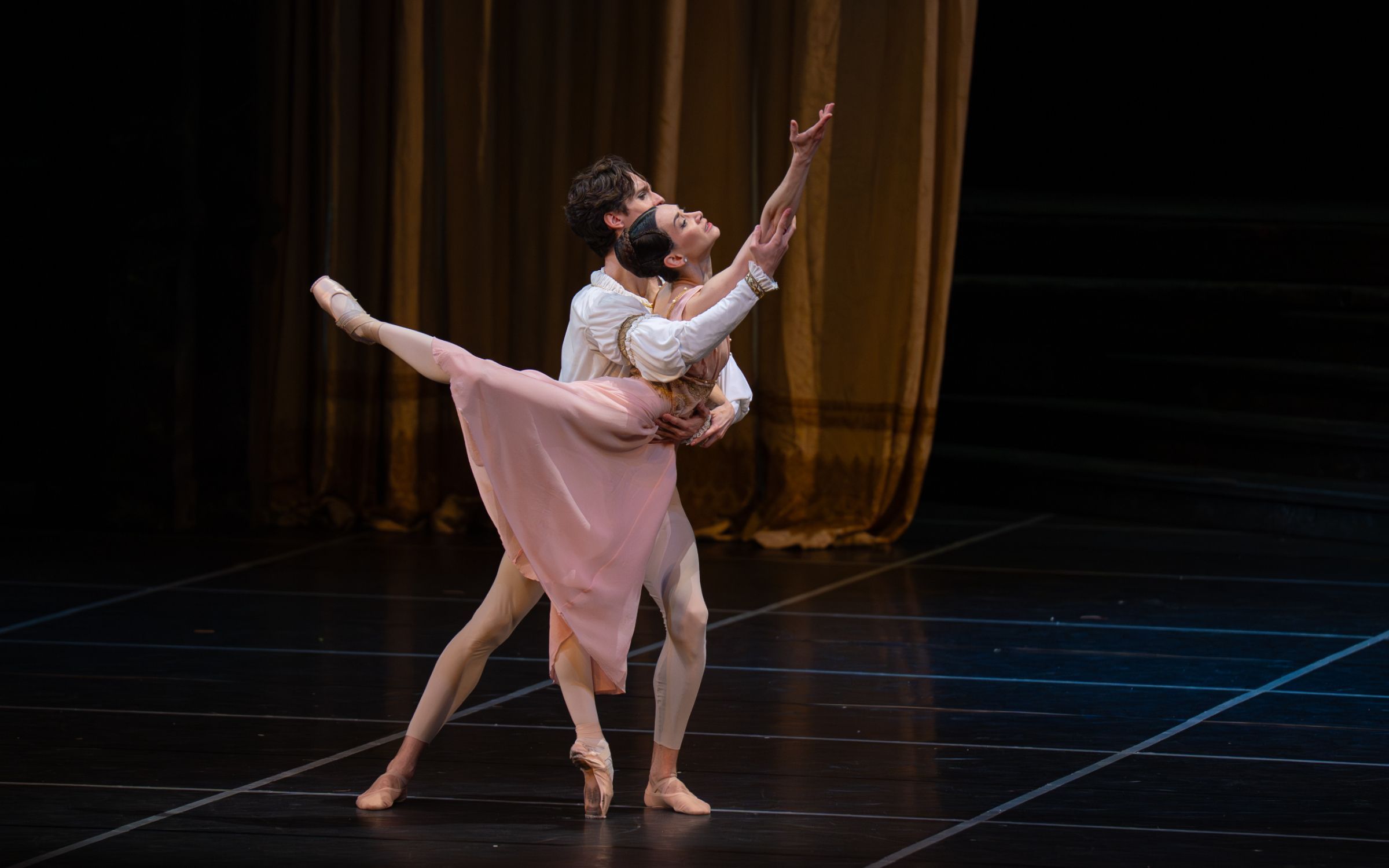 Anna Ol as Juliet and Jan Spunda as Romeo in Rudi van Dantzig's <i>Romeo and Juliet</i> &copy; Dutch National Ballet, Altin Kaftira