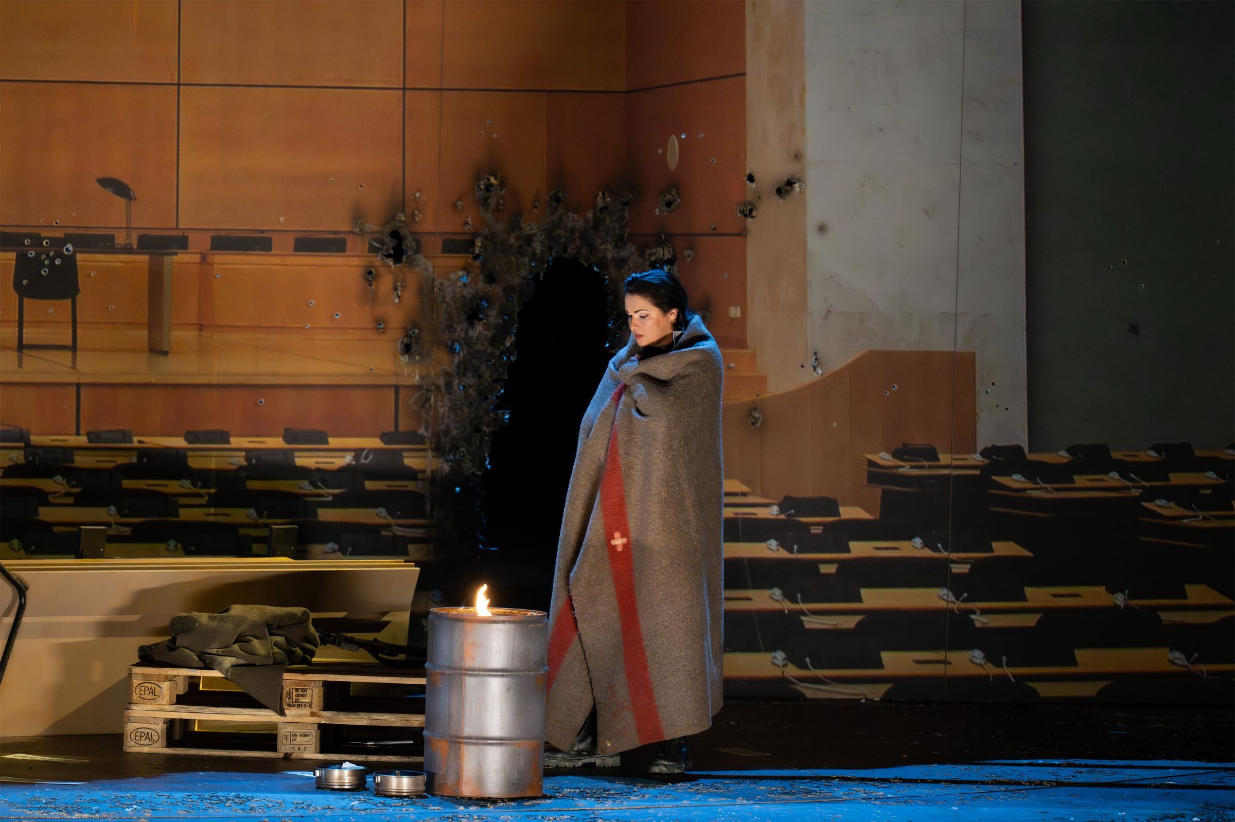 Anna Netrebko (Leonora) © Monika Rittershaus