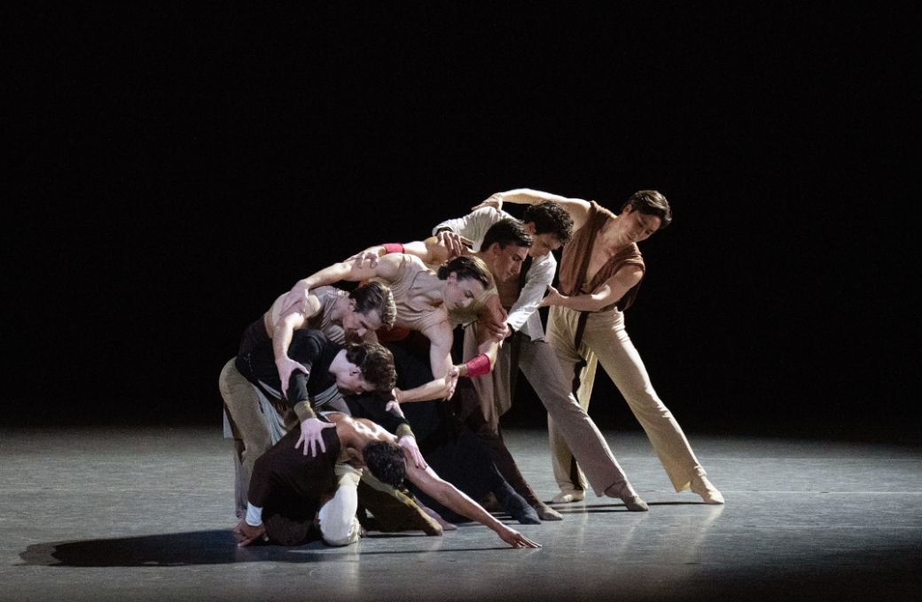 Scene from Alexei Ratmansky's <i>Serenade after Plato’s Symposium</i> © Steven Pisano