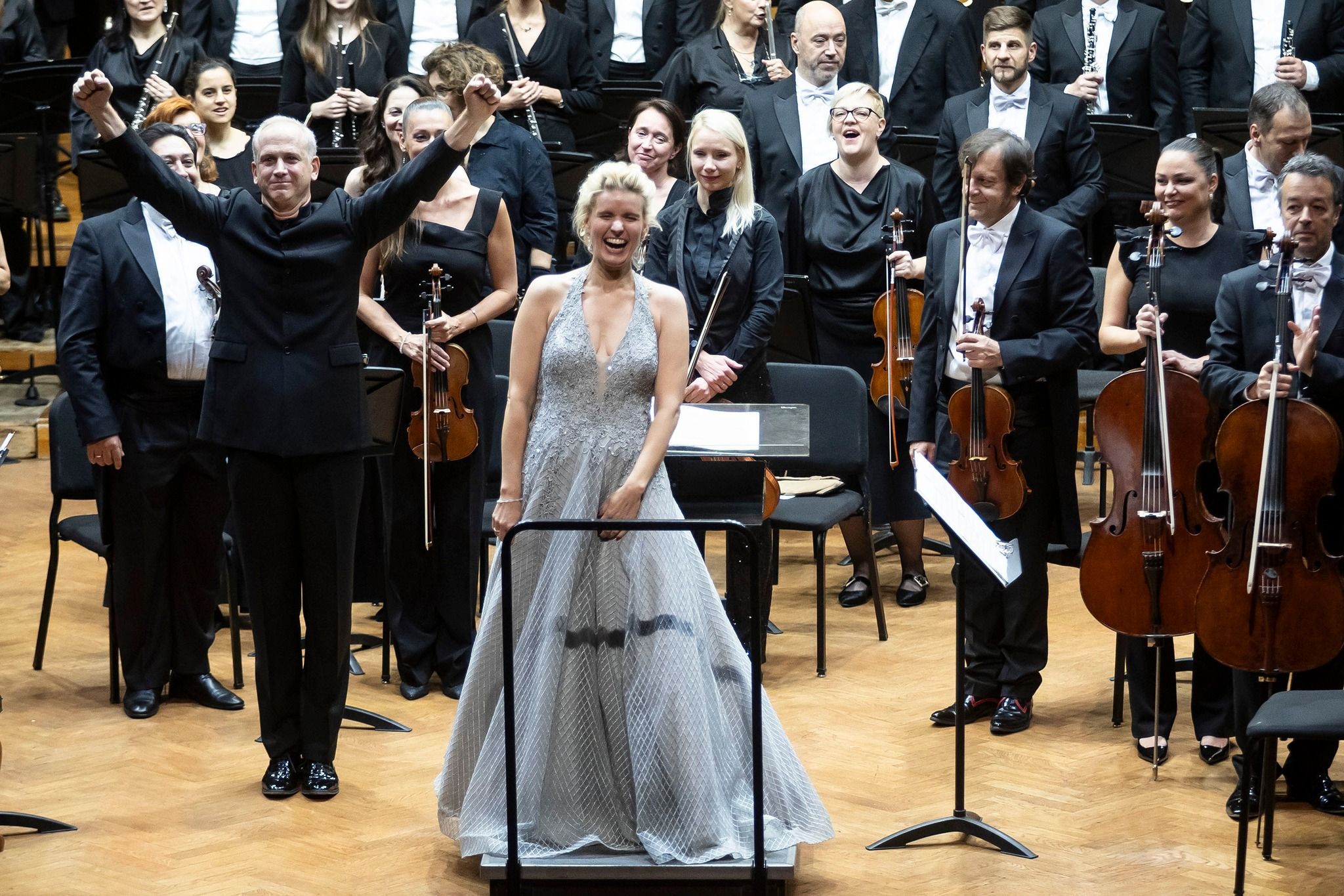 Carlos Miguel Prieto, Sarah Traubel and the Belgrade Philharmonic Orchestra &copy; Marko Djokovic | Belgrade Philharmonic Orchestra