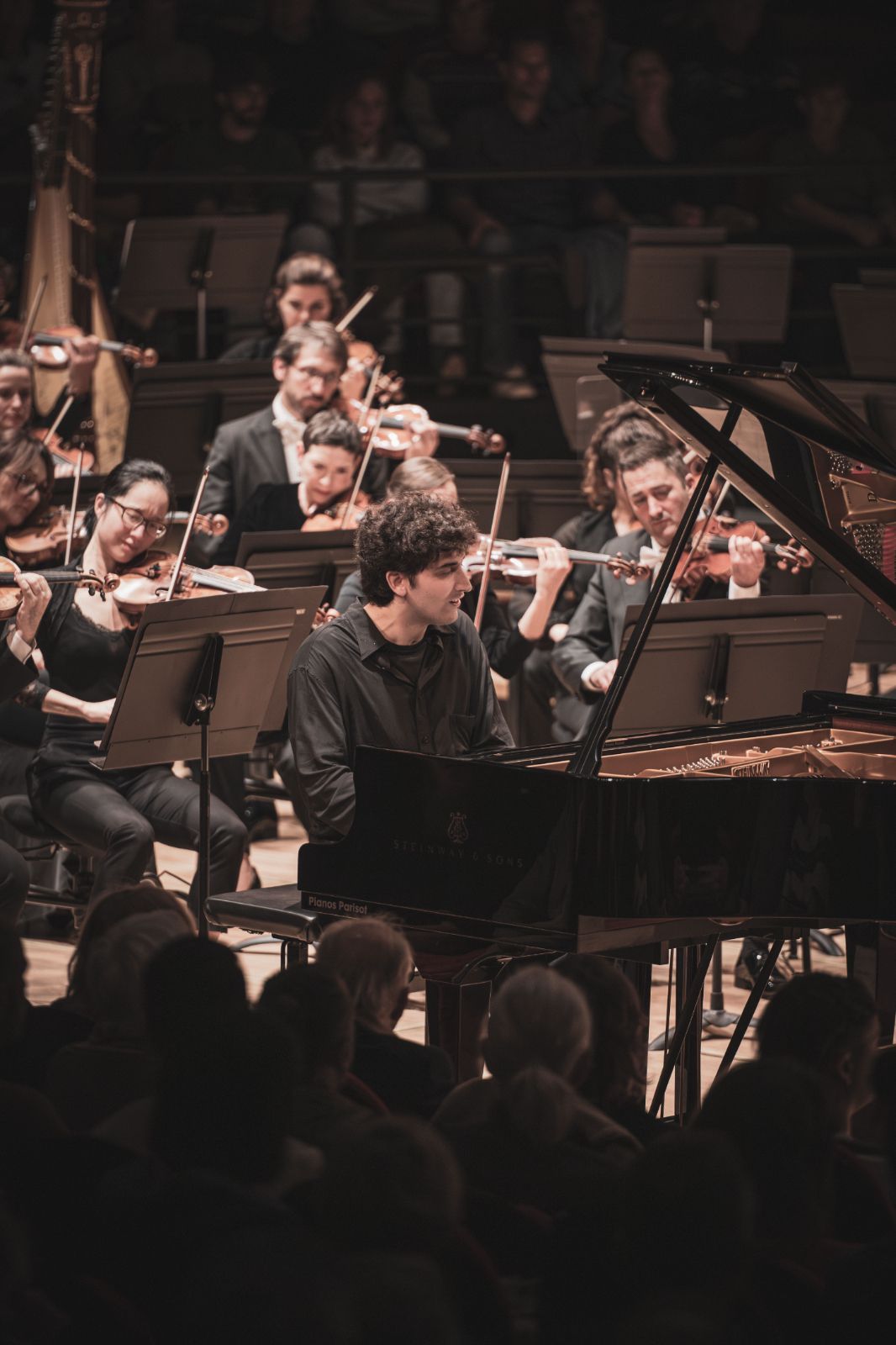 Roman Borisov dans le <i>Deuxième Concerto</i> de Rachmaninov © Romain Alcaraz